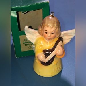 Goebel Angel Bell W/Lute Yellow 1977 Second Edition